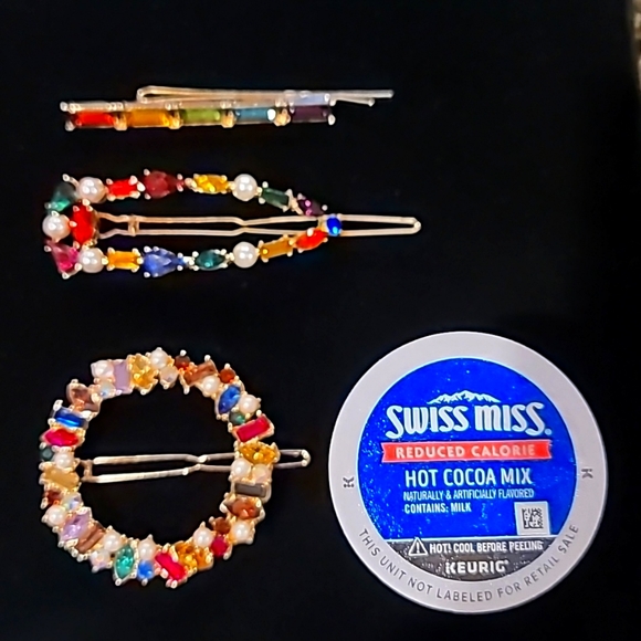 ✨️ Bundle of 3 Jeweled Hair Pins - Picture 9 of 9